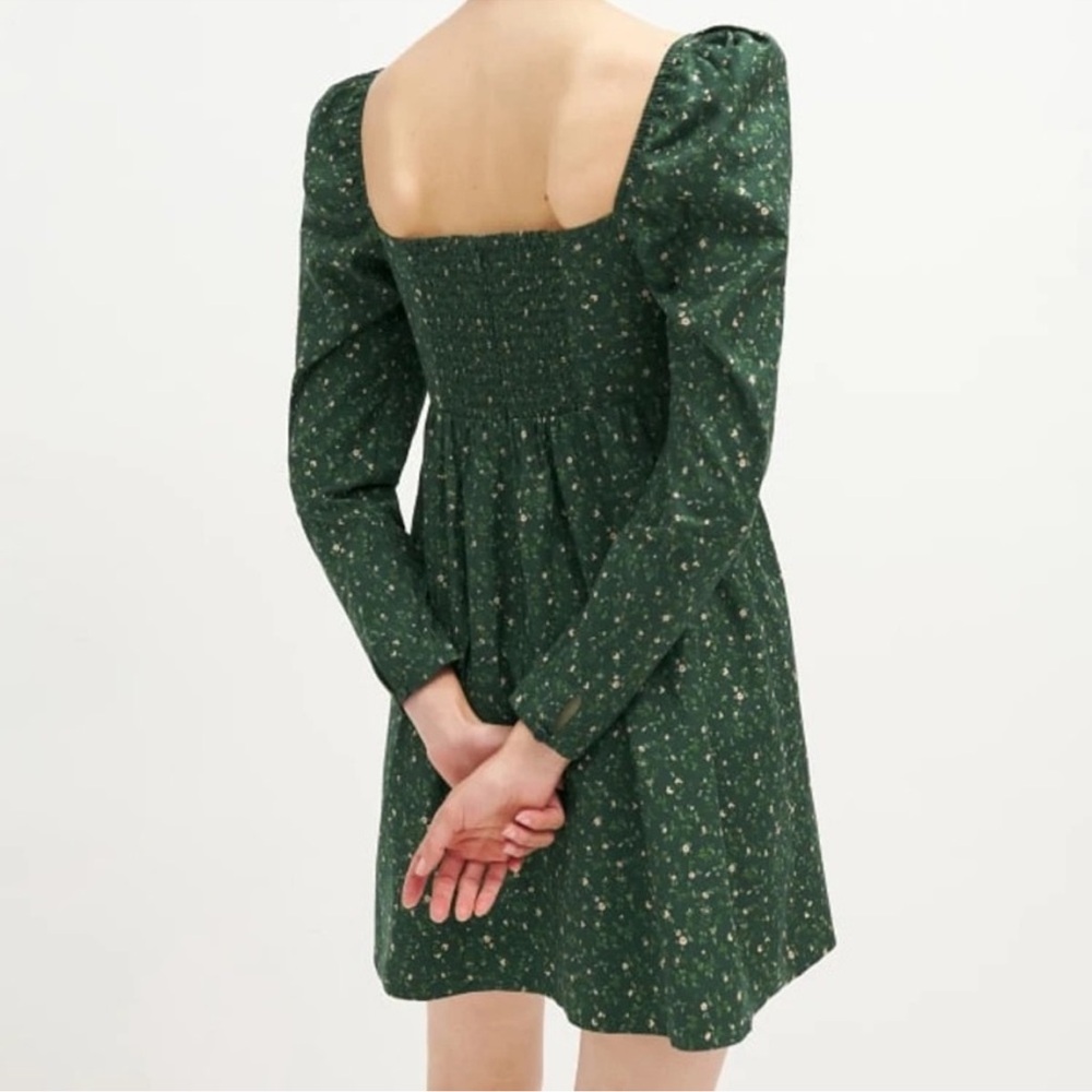 Elegant Green Floral Dress - Picture 2 of 4